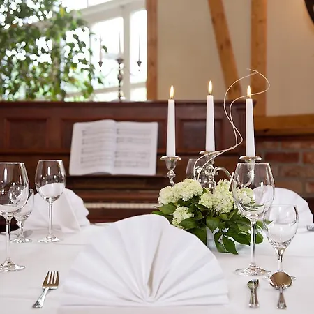 Hotel Landhof Liepe 3*