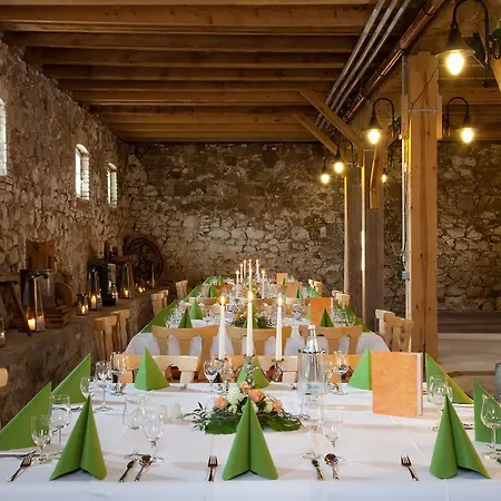 Hotel Landhof Liepe 3*